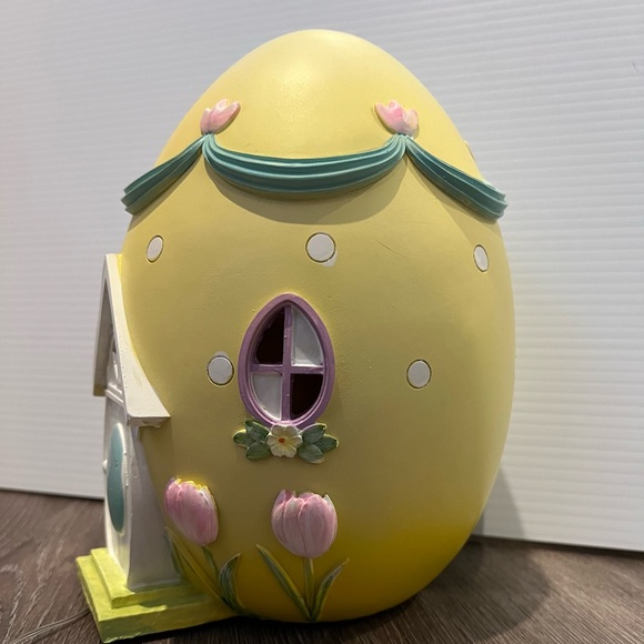 HARD TO FIND!! Light-up Easter Egg House- NWT - Picture 3 of 7